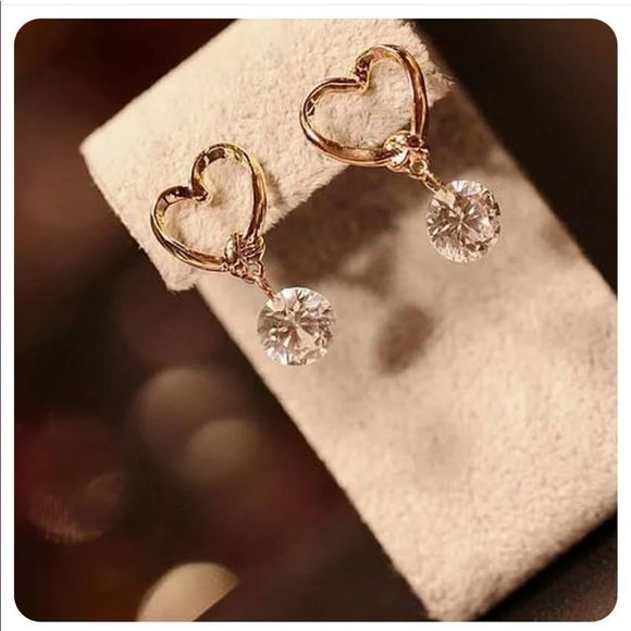 Jewelry - Diamond Heart Earrings